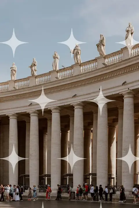 Colonnade Columns, Close