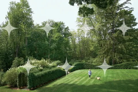 Lawn Walk with White Border