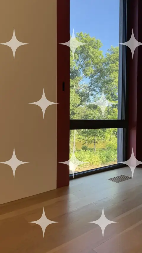 Corner Glazing in an Oxblood Room
